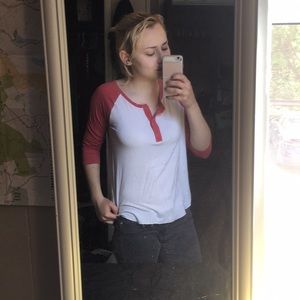 red American Eagle baseball tee S